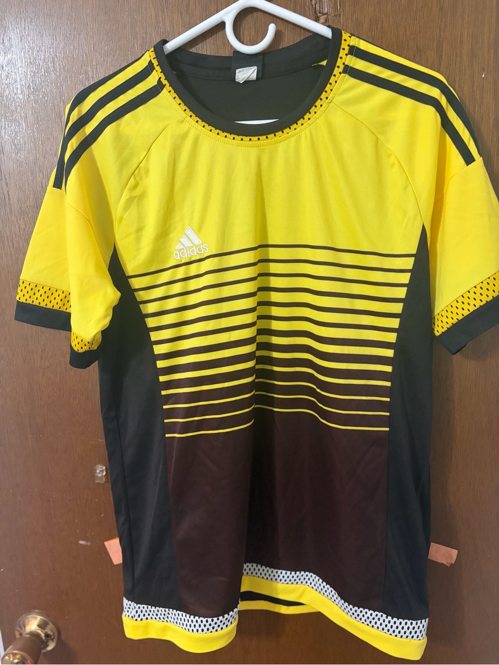 Adidas Men’s Yellow & Black soccer goalie jersey